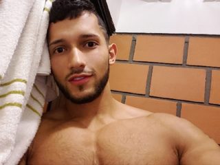 Bryant - VGuys - Live Gay Cams and Live Gay Porn and Gay Chat - Riley ...